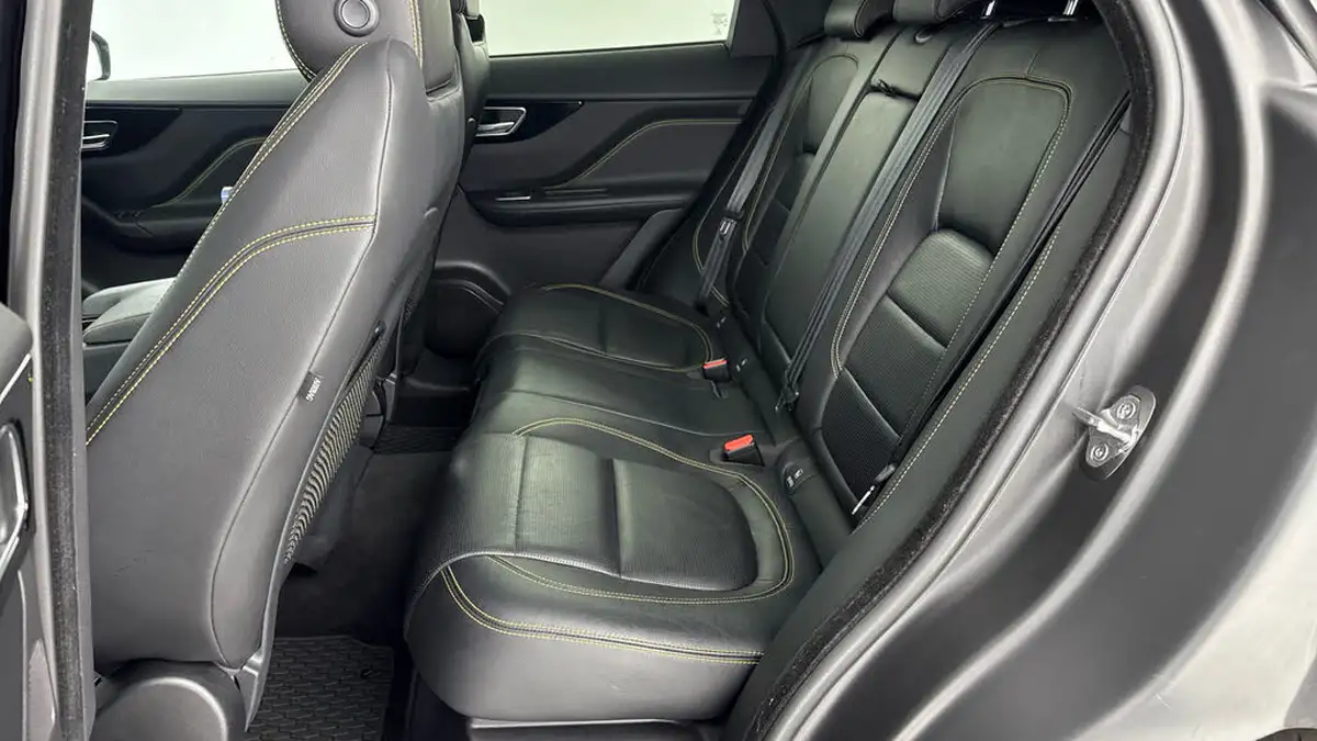 2019-jaguar-f-pace-30td-300-sport-big-13