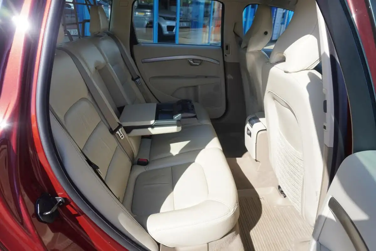 2011-volvo-xc70-24td-d5-se-lux-215bhp-geartronic-big-28