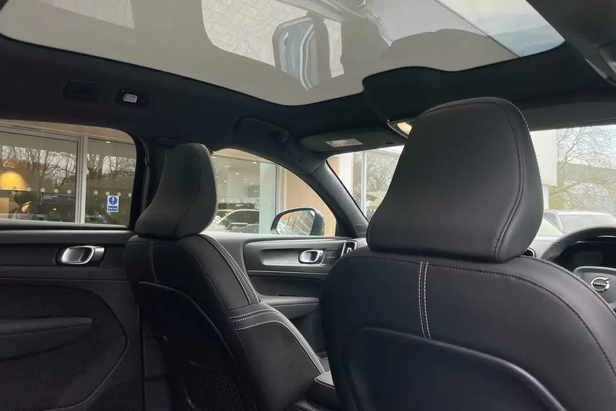 2022-volvo-c40-e-twin-recharge-pro-big-22