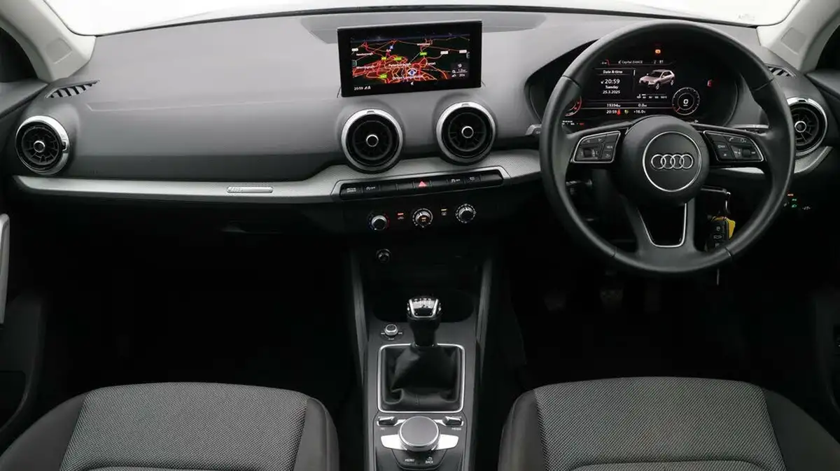 2022-audi-q2-10-30-tfsi-sport-big-13
