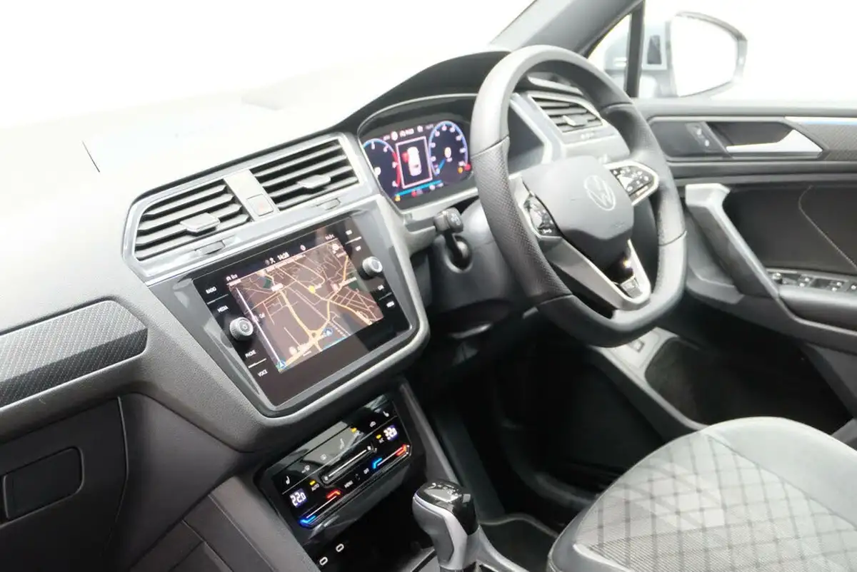 2024-volkswagen-tiguan-allspace-20tdi-r-line-150ps-big-10