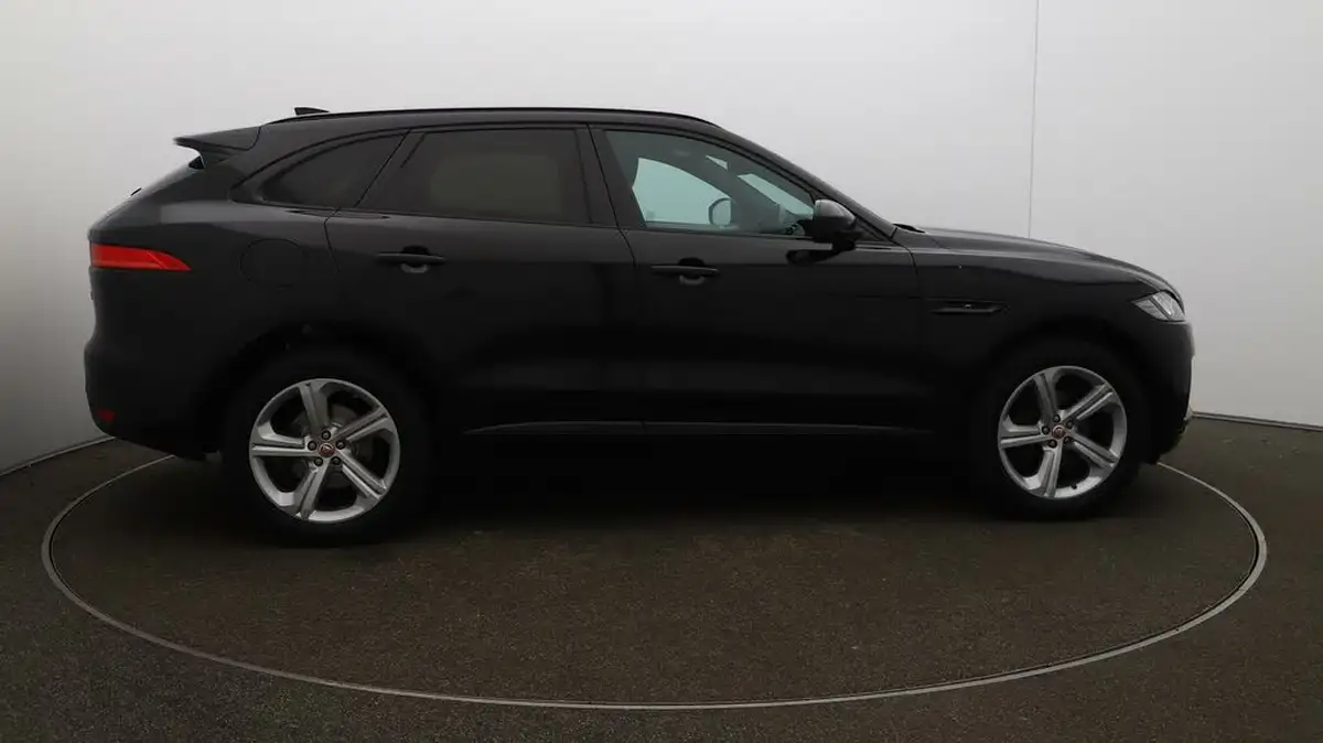 2021-jaguar-f-pace-20-i4d-chequered-flag-180ps-big-44