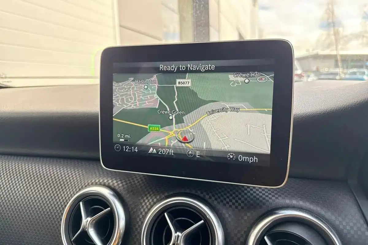 2018-mercedes-benz-a-class-16-a180-sport-edition-ss-big-16