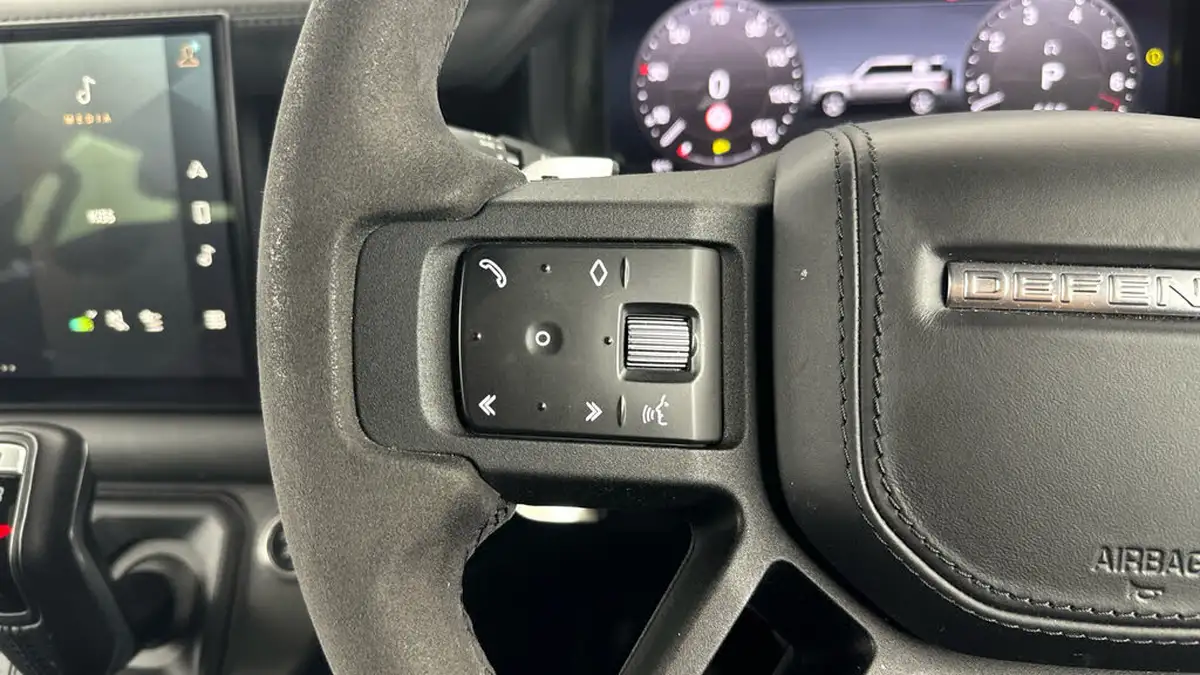 2023-land-rover-110-defender-50-p525-v8-carpathian-edition-big-19