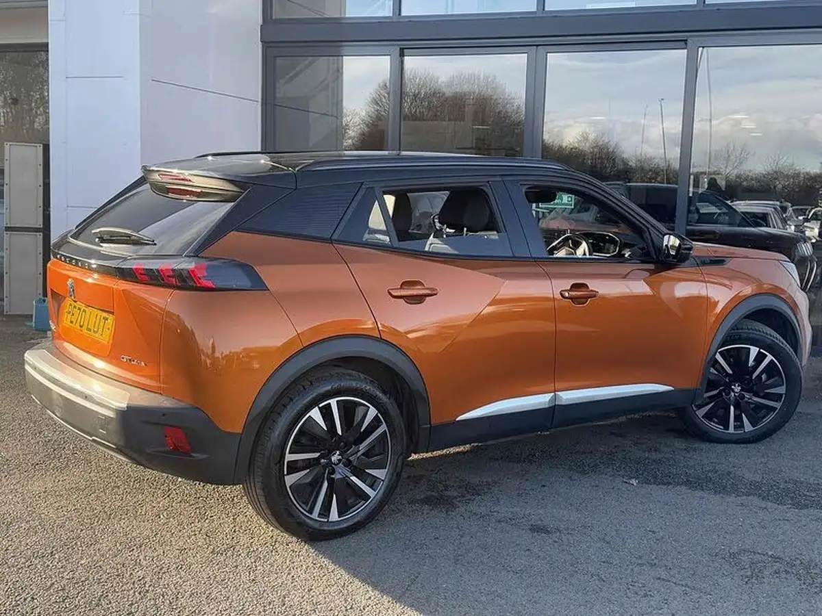 2020-peugeot-2008-suv-e-gt-big-8