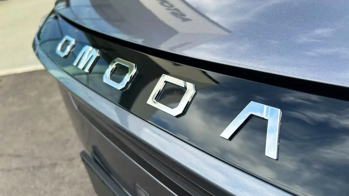 2024-omoda-5-e-noble-big-14
