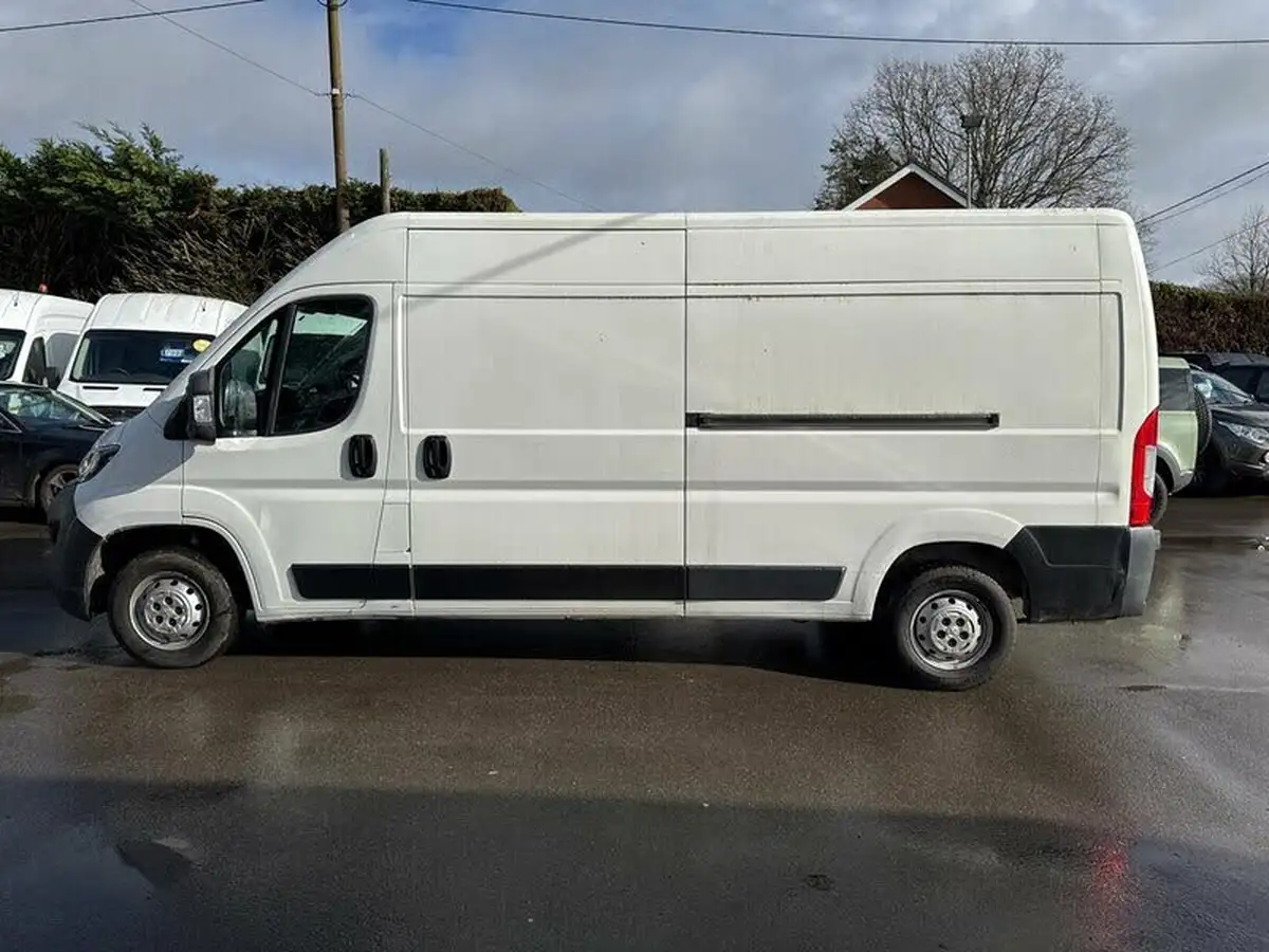 2020-peugeot-boxer-22-bluehdi-professional-335-l3-h2-panel-big-6