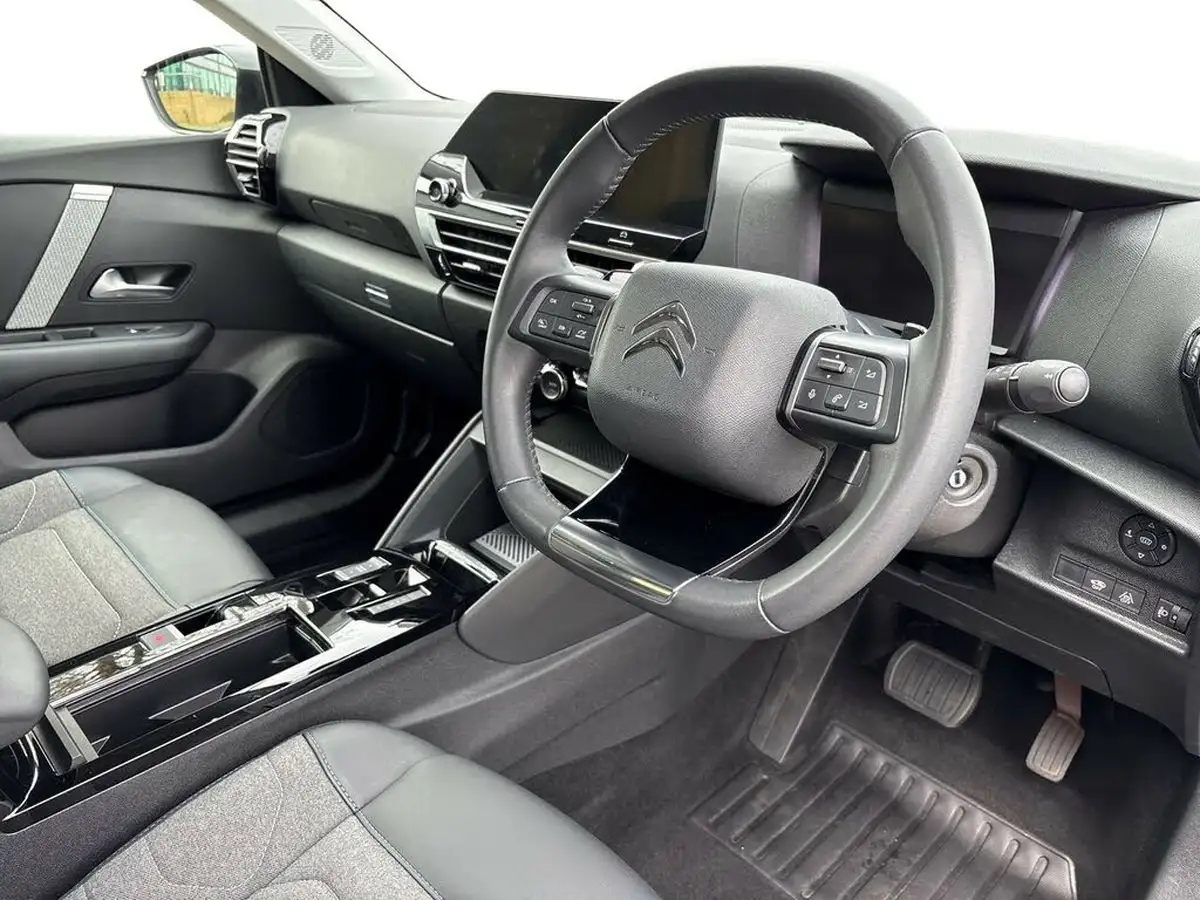 2021-citroen-c4-12-puretech-sense-plus-eat8-big-7
