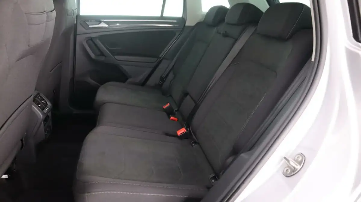 2020-volkswagen-tiguan-15-tsi-elegance-big-16