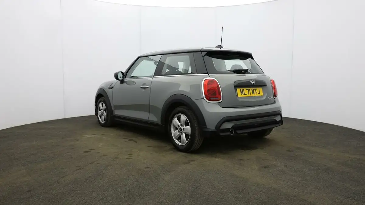 2021-mini-cooper-15-cooper-classic-hatchback-3d-big-46