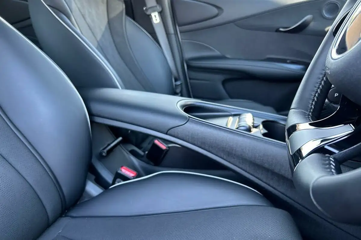 2024-byd-dolphin-e-comfort-big-43