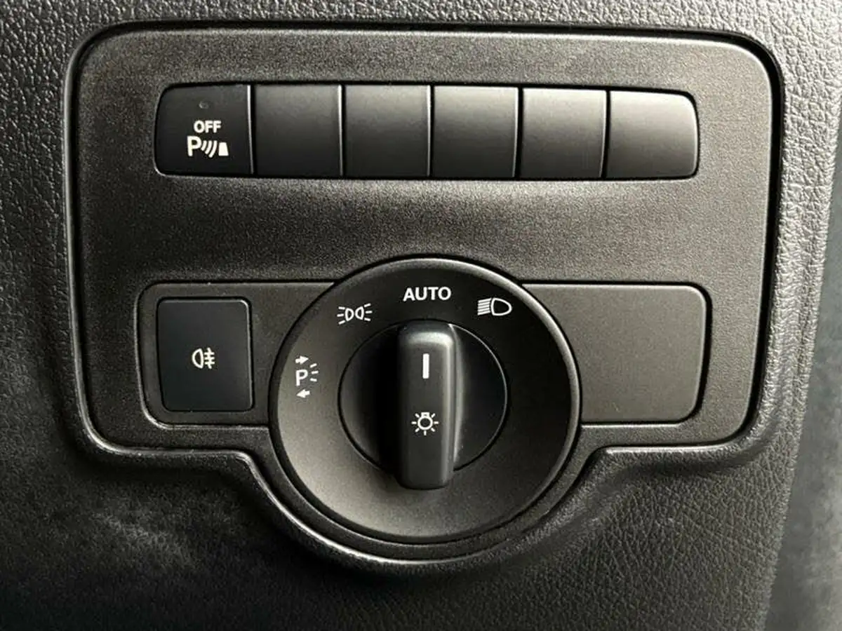2022-mercedes-benz-vito-big-28