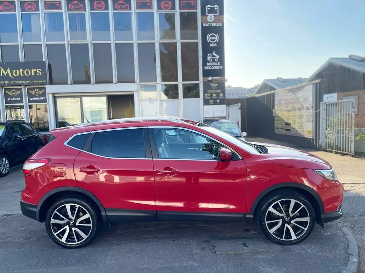 2015-nissan-qashqai-12-tekna-xtronic-cvt-big-1