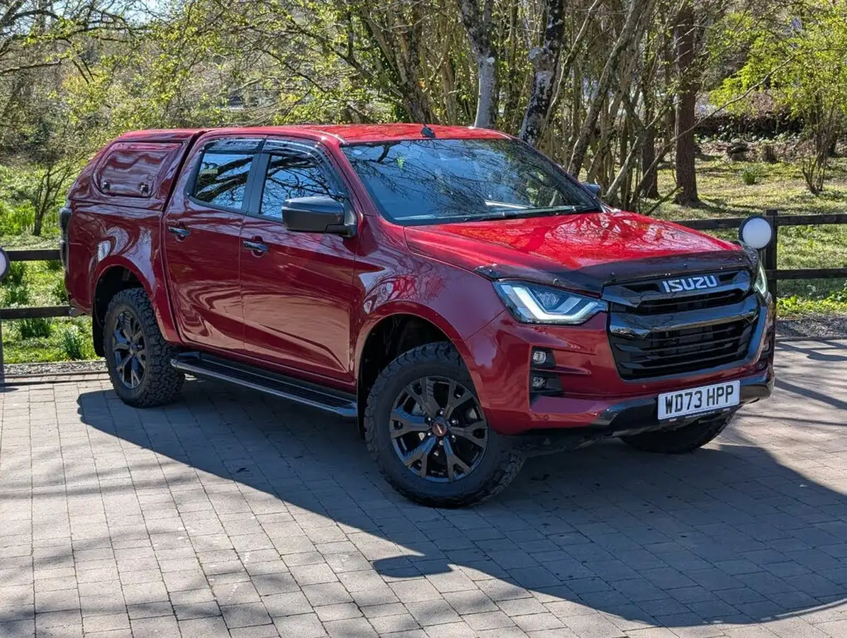2023-isuzu-d-max-19td-v-cross-steel-edition-auto-big-0