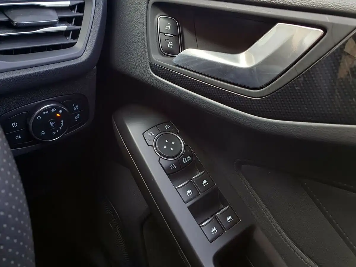2020-ford-focus-15-st-line-x-estate-auto-big-27