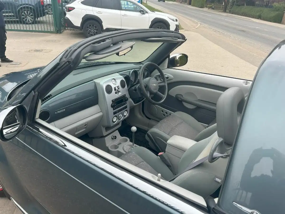 2006-chrysler-pt-cruiser-24-touring-rhd-cabriolet-2d-big-17
