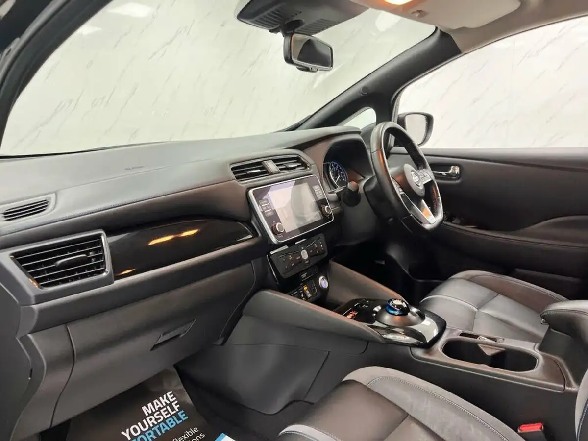 2021-nissan-leaf-e-tekna-big-13