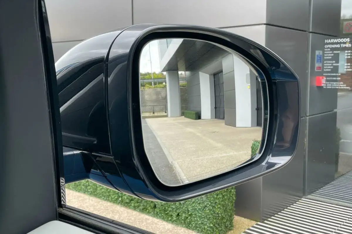 2022-land-rover-range-rover-sport-50-v8-p575-svr-big-7