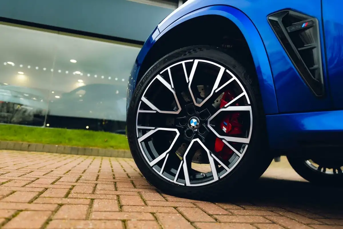 2022-bmw-x5-44-m-competition-big-27