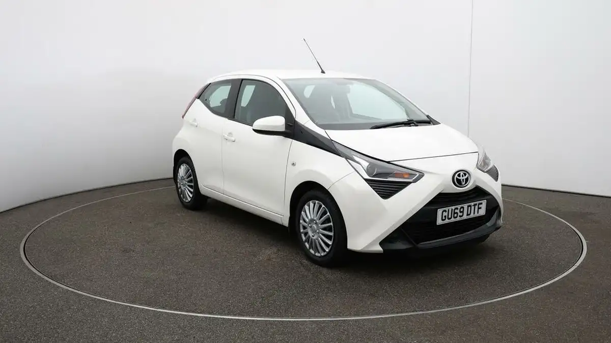 2019-toyota-aygo-10-vvt-i-x-play-big-34
