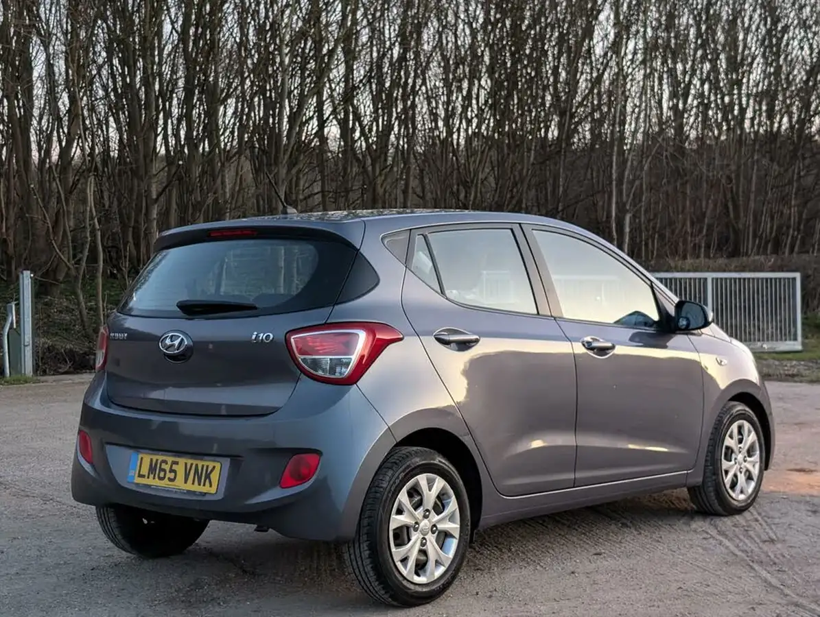 2015-hyundai-i10-10-blue-drive-se-isg-big-6