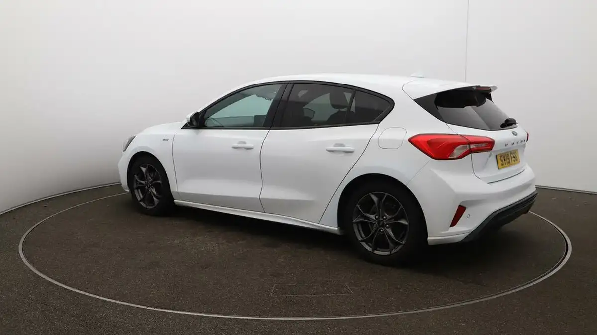 2019-ford-focus-10t-st-line-ss-hatchback-big-27
