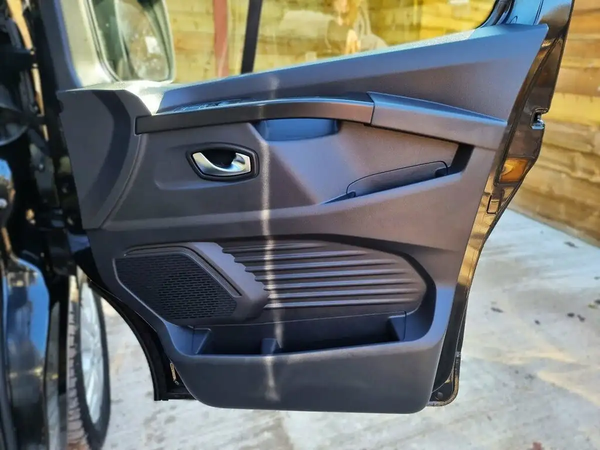 2024-renault-trafic-passenger-20-blue-dci-ll30-170-extra-big-23