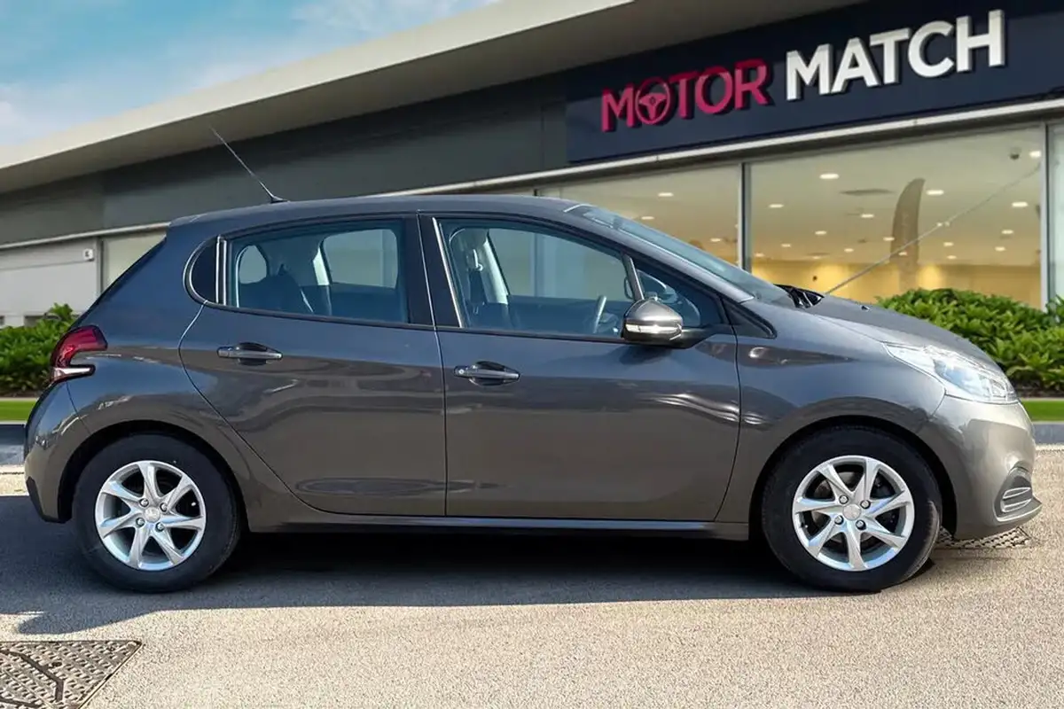 2018-peugeot-208-12-puretech-active-82bhp-ss-big-2