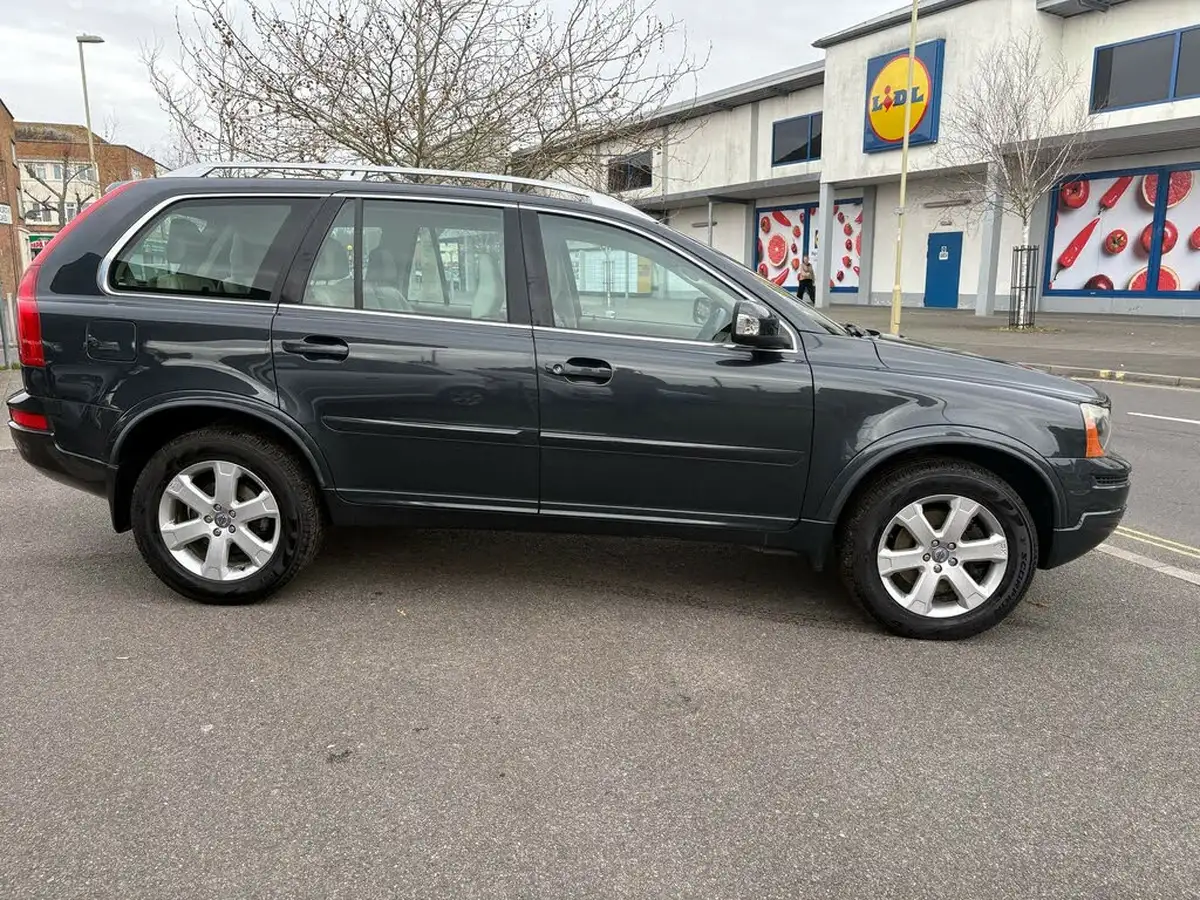 2012-volvo-xc90-24td-d5-se-200bhp-big-3