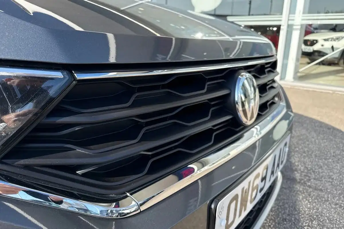 2020-volkswagen-t-roc-15-tsi-se-big-24