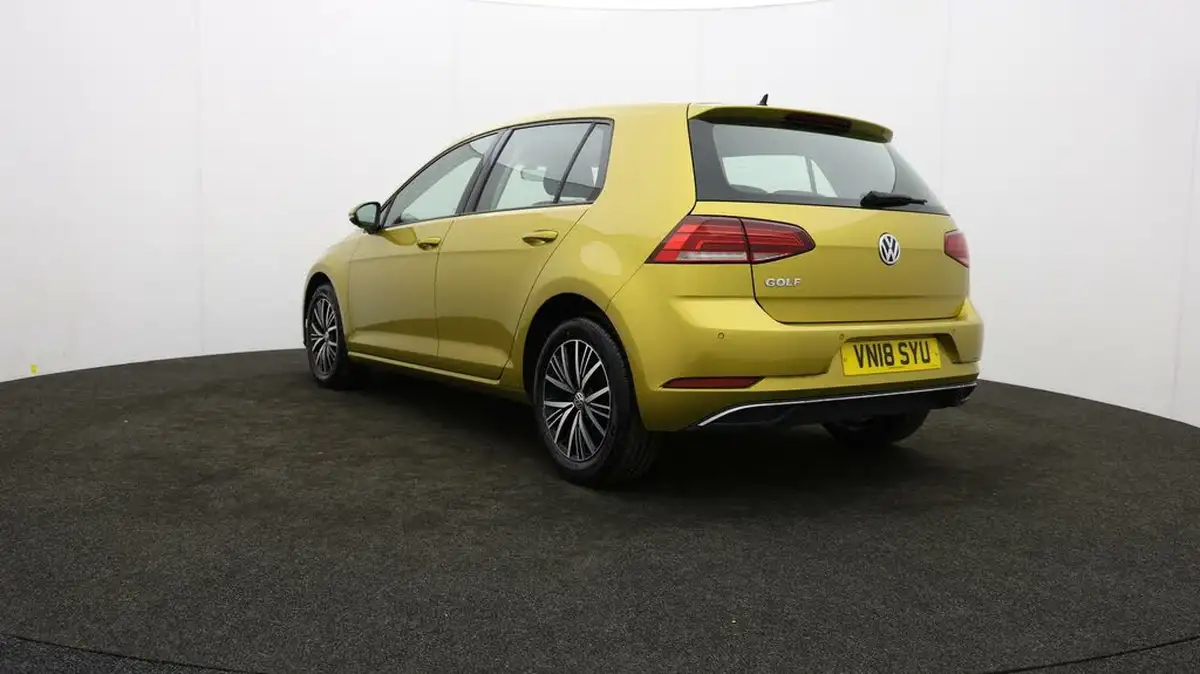 2018-volkswagen-golf-20tdi-se-nav-bmtss-hatchback-5d-dsg-big-69