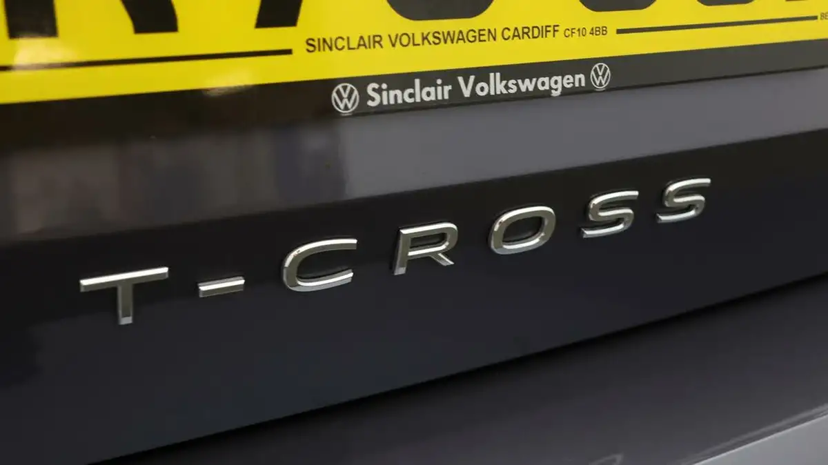 2023-volkswagen-t-cross-10-tsi-black-edition-110ps-big-19