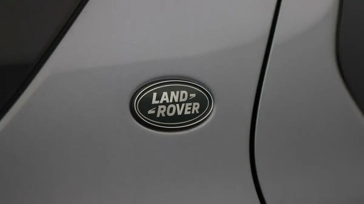 2021-land-rover-discovery-sport-15-p300e-r-dynamic-hse-big-22