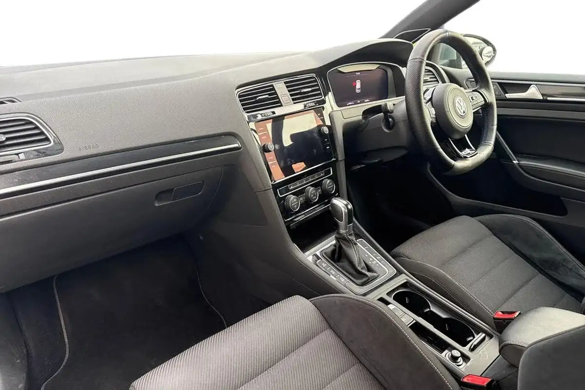2018-volkswagen-golf-20-tsi-r-hatchback-3d-dsg-big-8