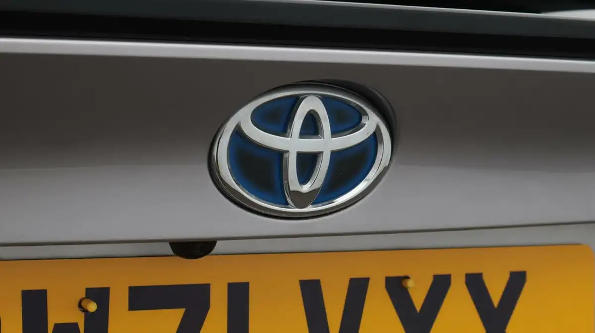 2022-toyota-c-hr-18-vvt-i-design-big-22