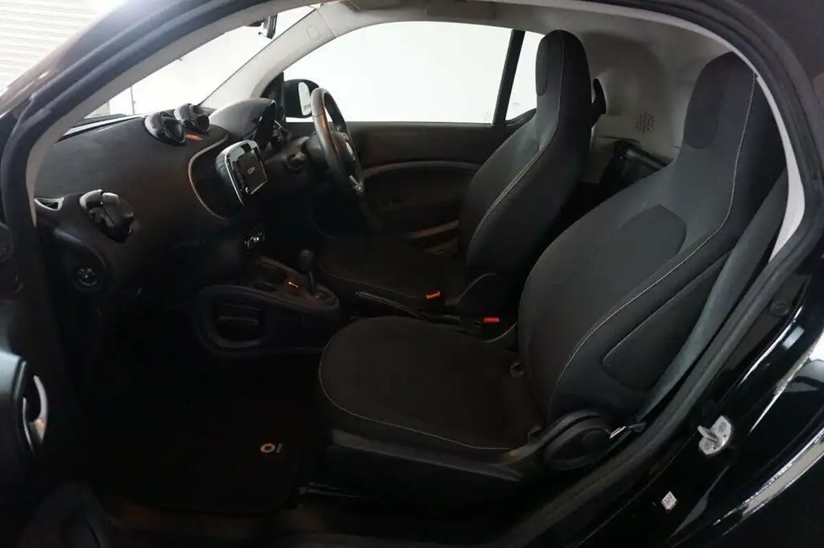 2016-smart-fortwo-10-passion-70bhp-premiumss-coupe-twinamic-big-20