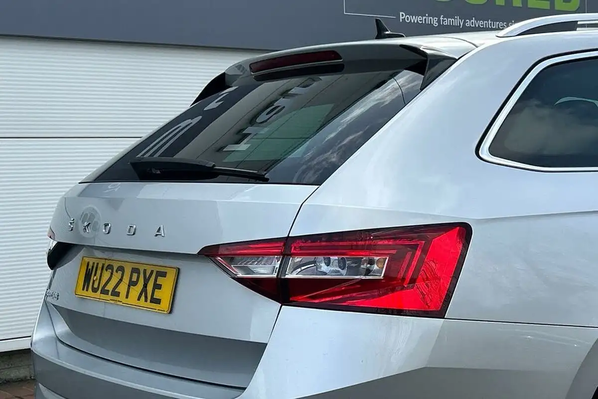 2022-skoda-superb-20tdi-se-technology-estate-dsg-big-22