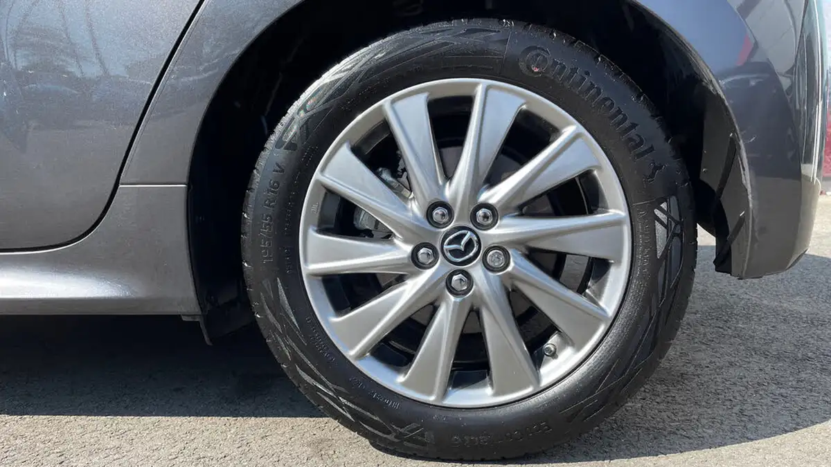 2022-mazda-mazda2-15-select-big-17