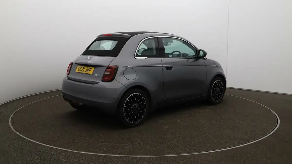 2021-fiat-500c-e-la-prima-big-47