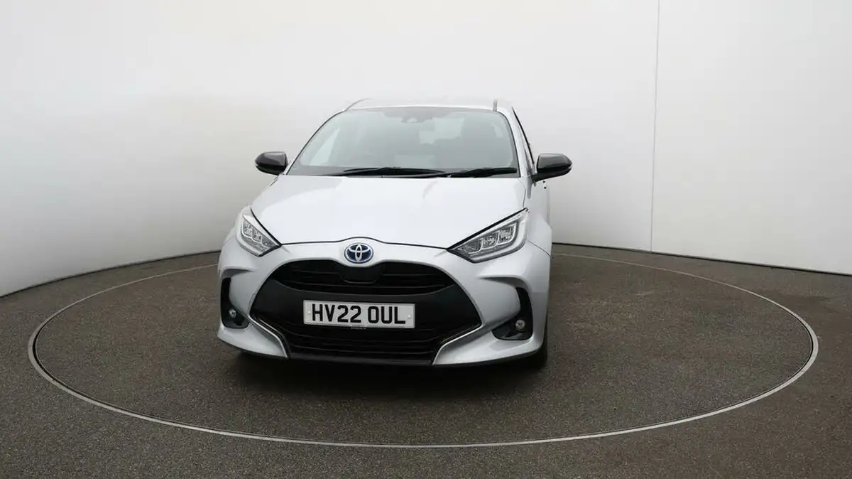 2022-toyota-yaris-15-vvt-i-dynamic-big-32