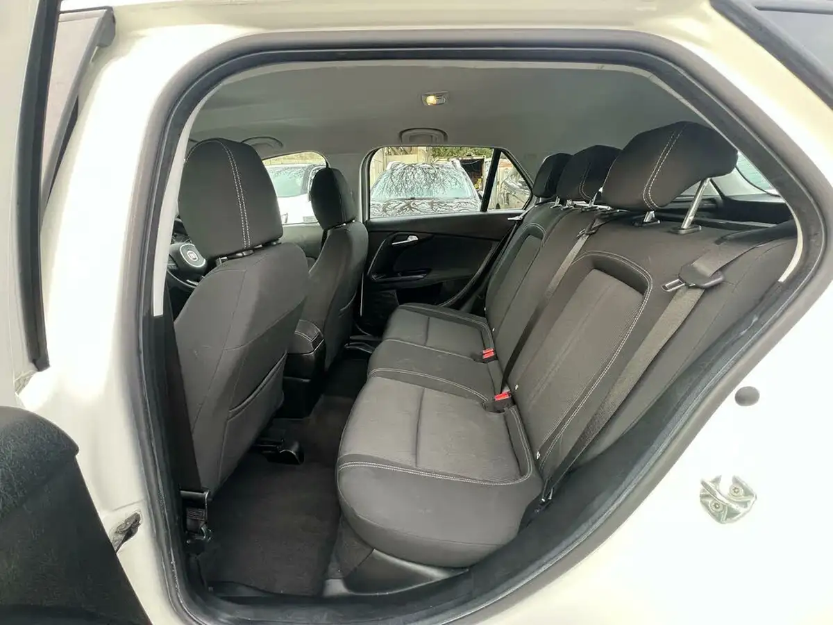 2017-fiat-tipo-16-e-torq-easy-plus-110bhp-station-wagon-big-7