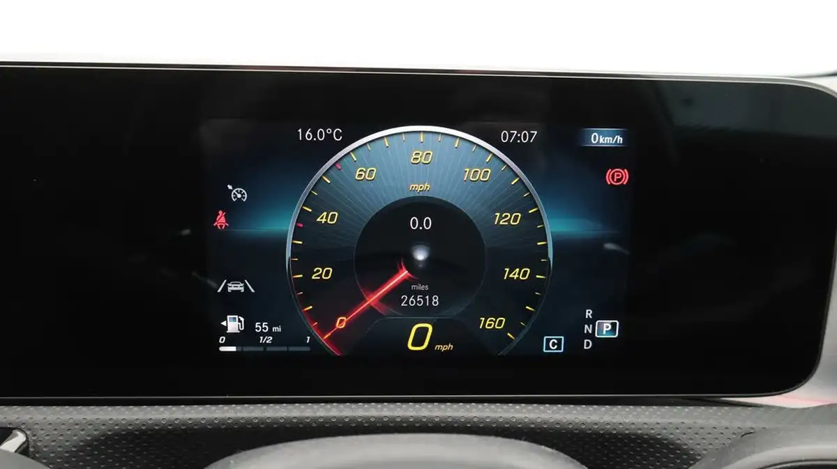 2022-mercedes-benz-a-class-13-a200-amg-line-executive-edition-hatchback-5d-7g-dct-big-10