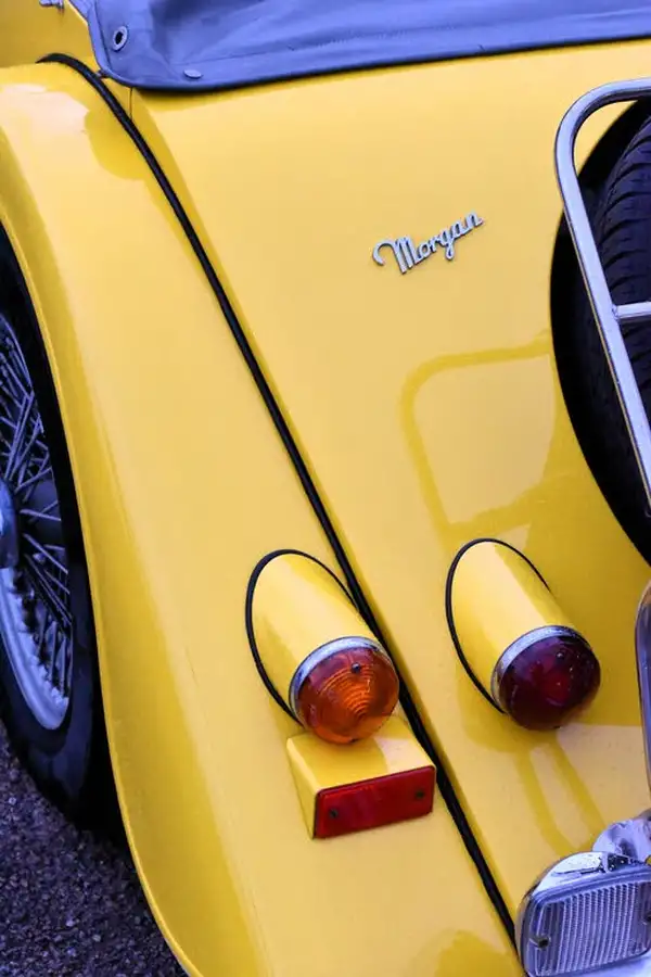 1993-morgan-44-18-2-seat-big-11