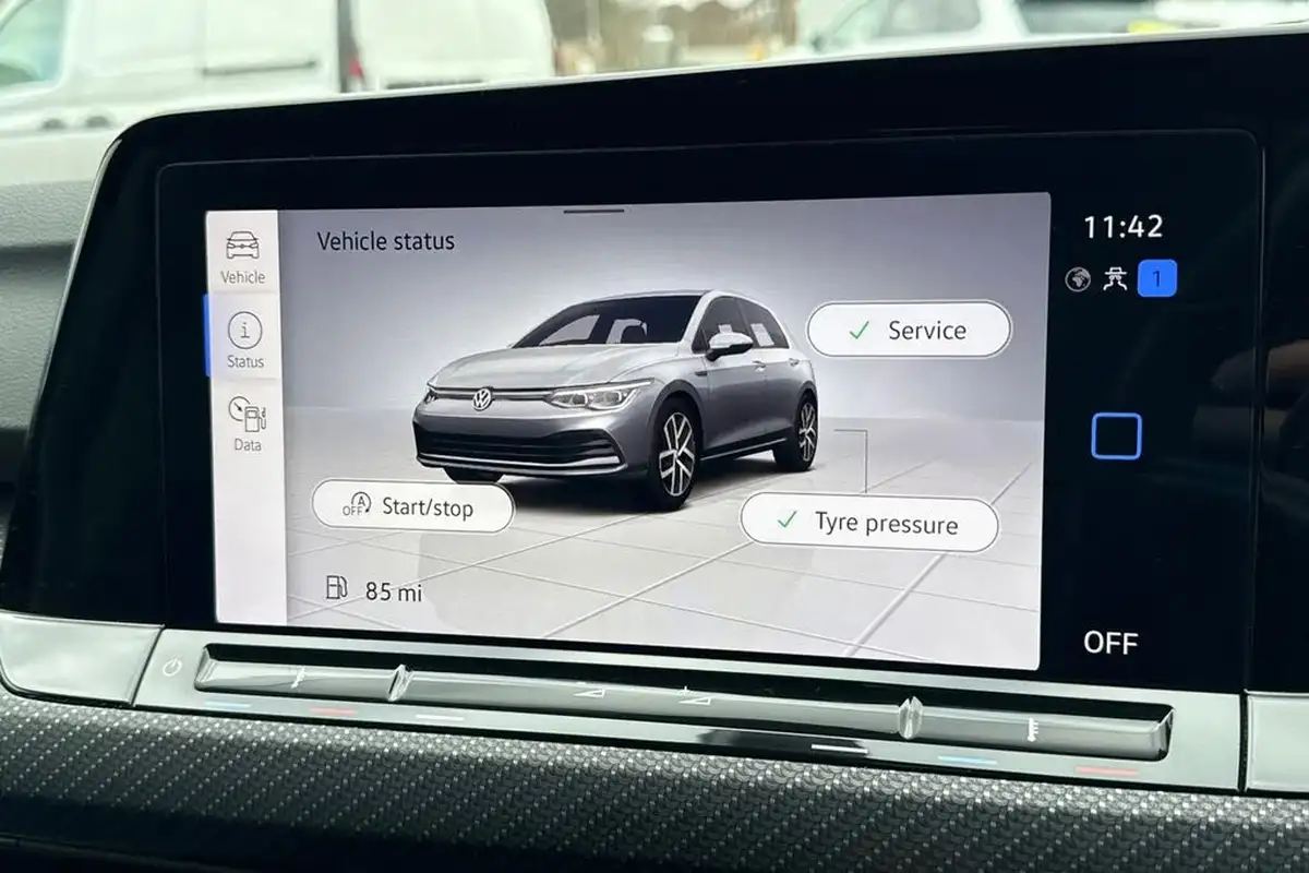 2021-volkswagen-golf-20-tsi-r-hatchback-big-53