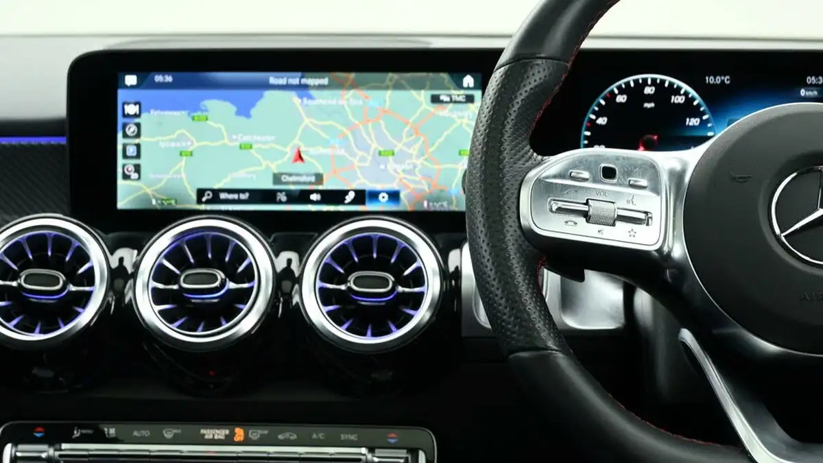 2023-mercedes-benz-glb-class-13-glb200-amg-line-premium-plus-night-edition-big-17
