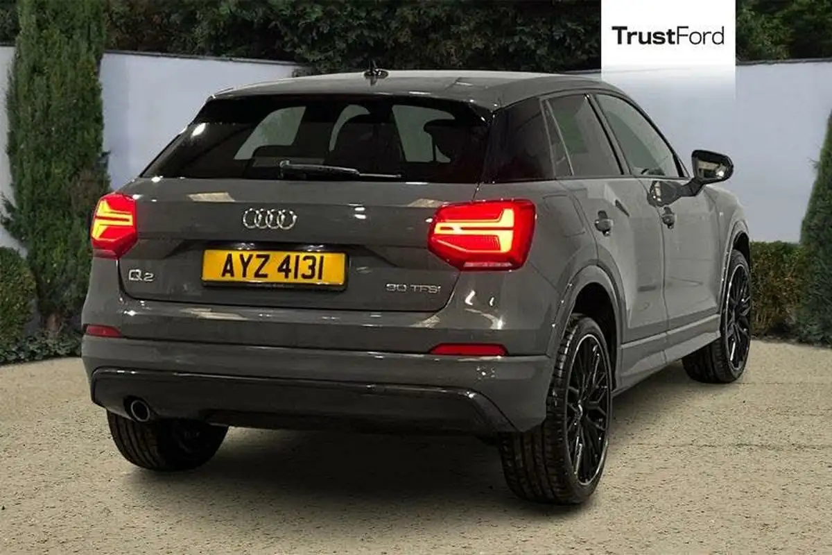 2019-audi-q2-10-30-tfsi-black-edition-big-3