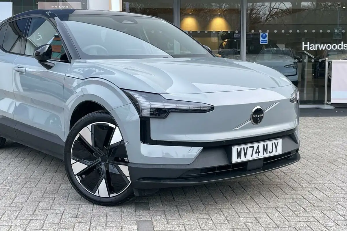 2024-volvo-ex30-e-single-motor-ultra-big-5