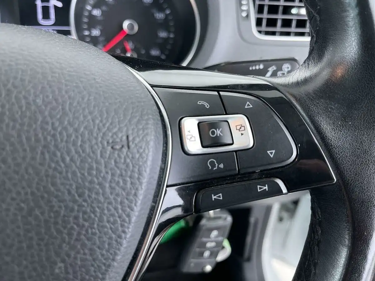2017-volkswagen-polo-12-tsi-match-edition-bmtss-5d-big-10