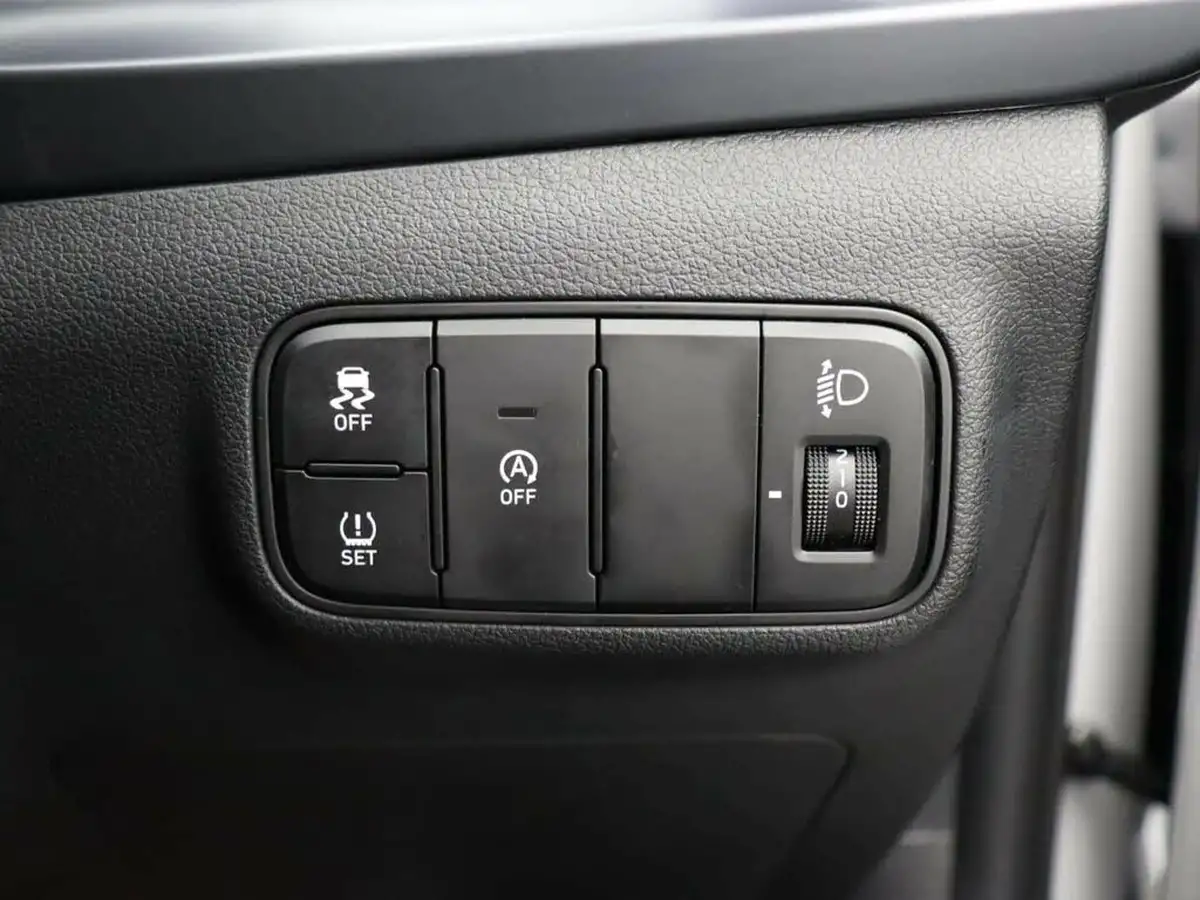 2024-hyundai-i20-10-t-gdi-n-line-dct-big-28