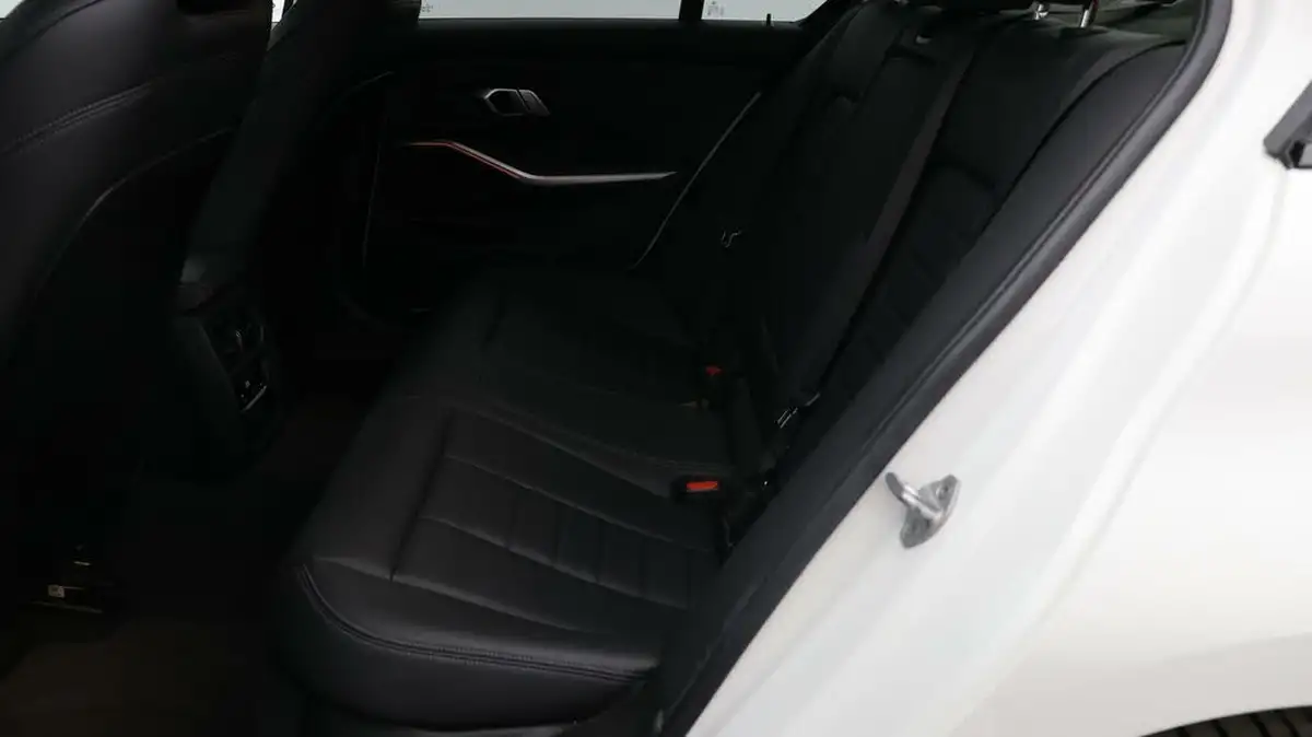 2021-bmw-3-series-20-318i-sport-saloon-4d-big-15